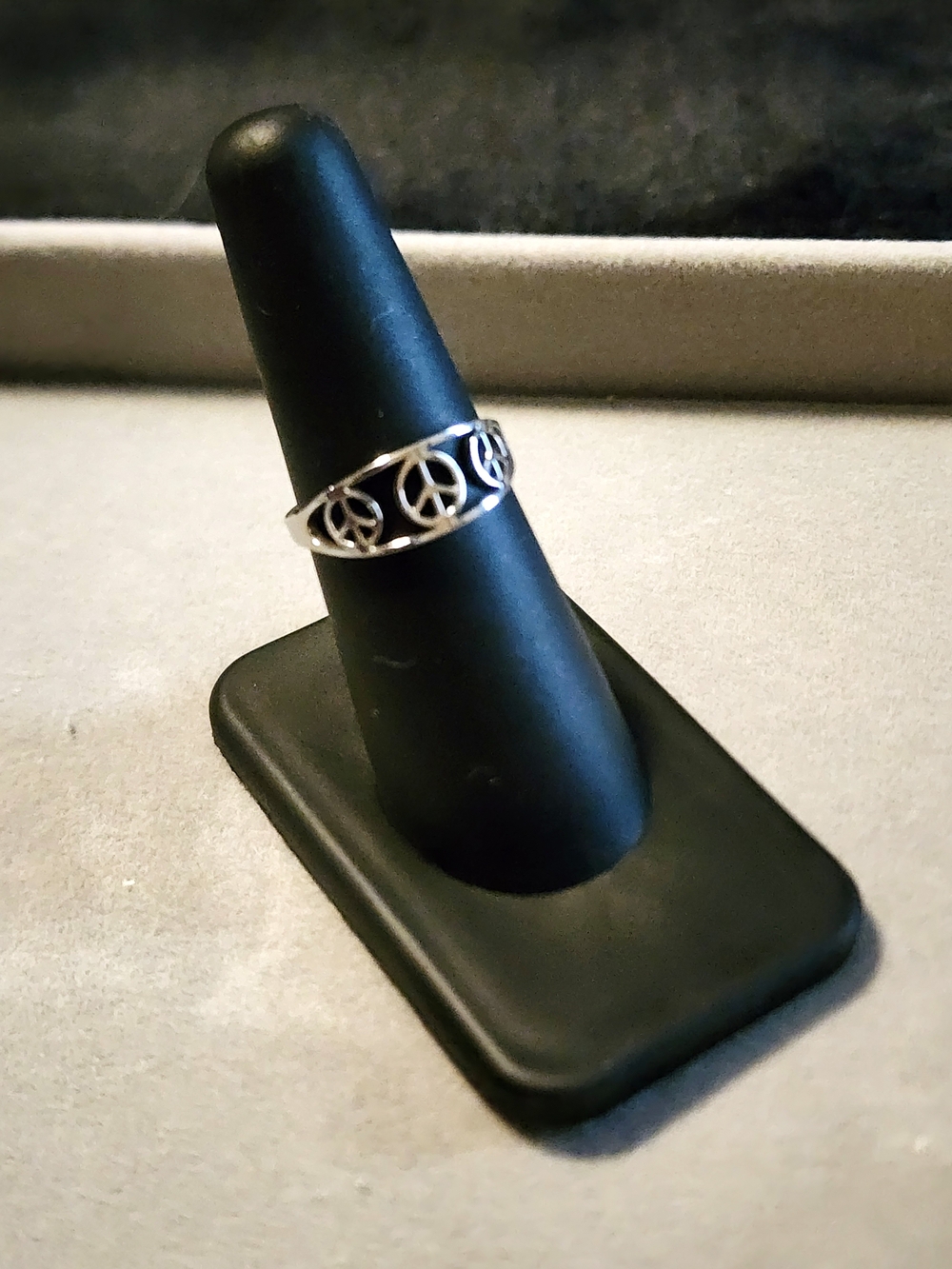 Silver Tone Peace Sign Openwork Ring - Size 6.5